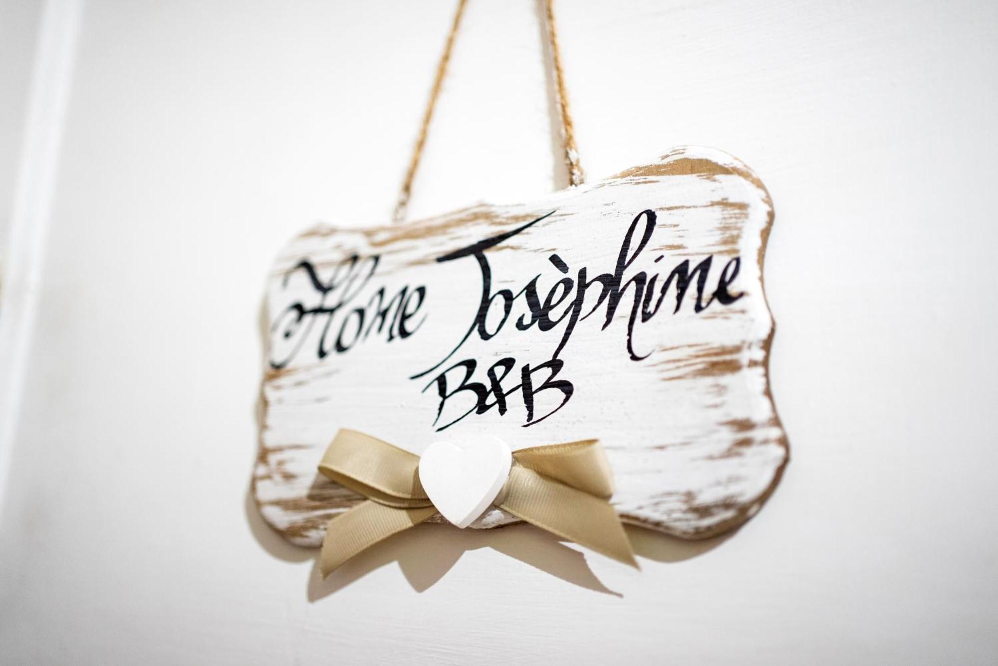 Home Josephine, A Due Passi Dalla Reggia Caserta Zewnętrze zdjęcie