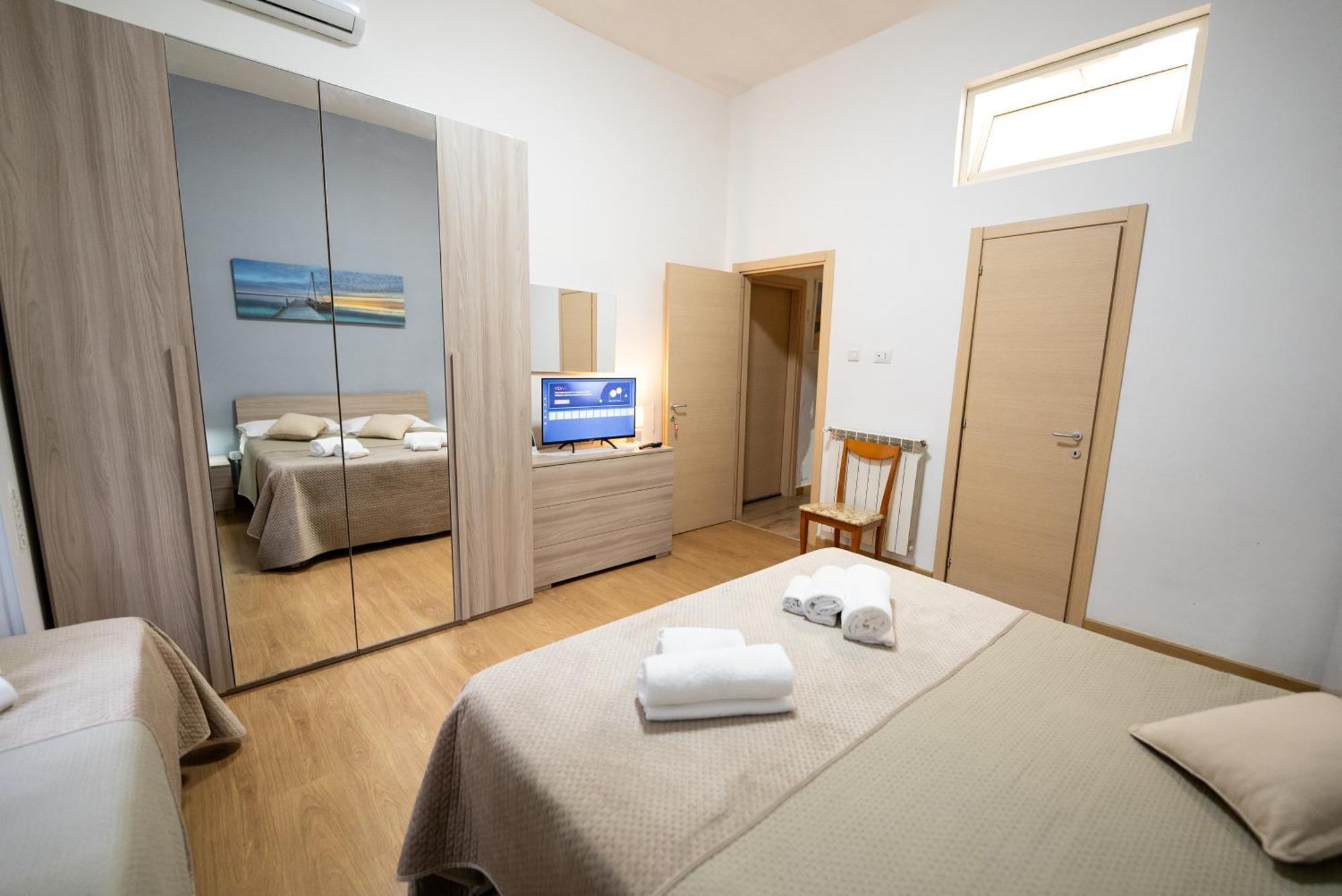 Home Josephine, A Due Passi Dalla Reggia Caserta Zewnętrze zdjęcie